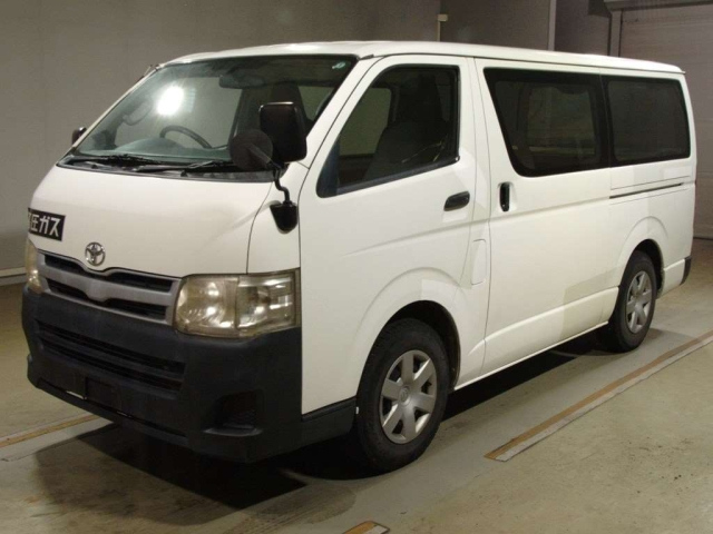 TOYOTA HIACE VAN 2012