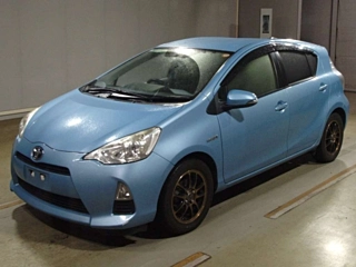 TOYOTA AQUA 2013