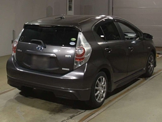 TOYOTA AQUA 2013