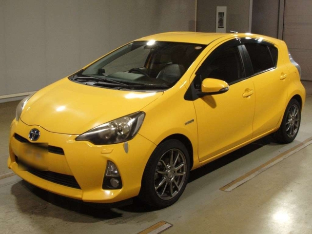 TOYOTA AQUA 2013