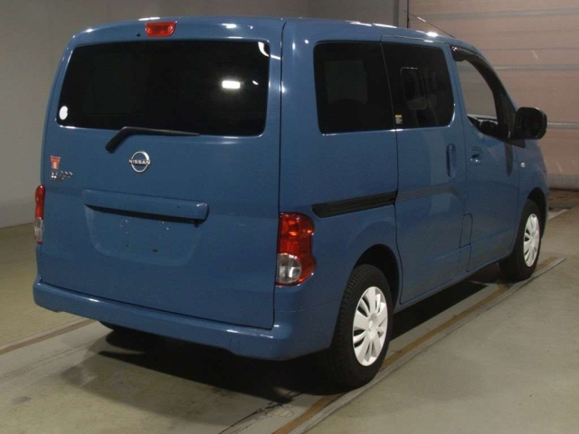 NISSAN NV200 2023