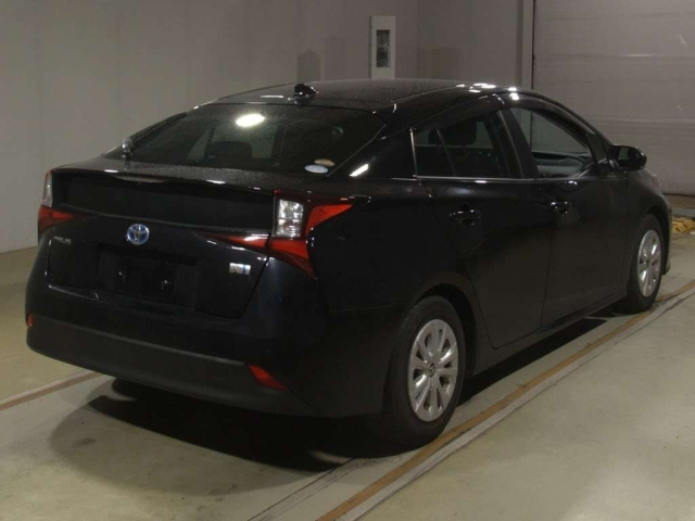 TOYOTA PRIUS 2021