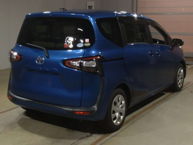 TOYOTA SIENTA 2016