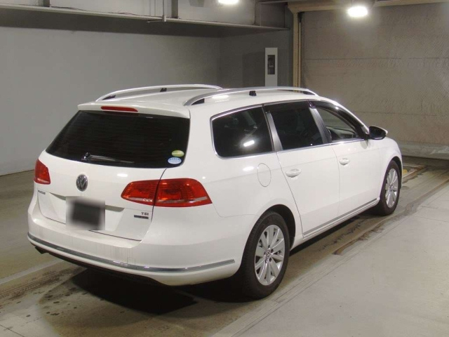 VOLKSWAGEN PASSAT VARIANT 2013