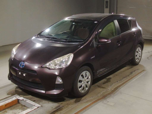 TOYOTA AQUA 2014