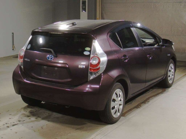 TOYOTA AQUA 2014