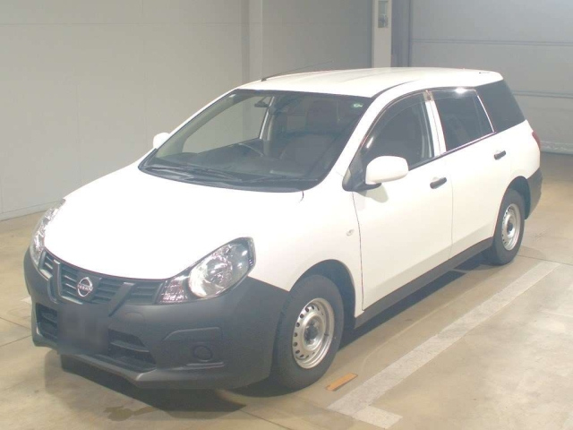 NISSAN AD 2022