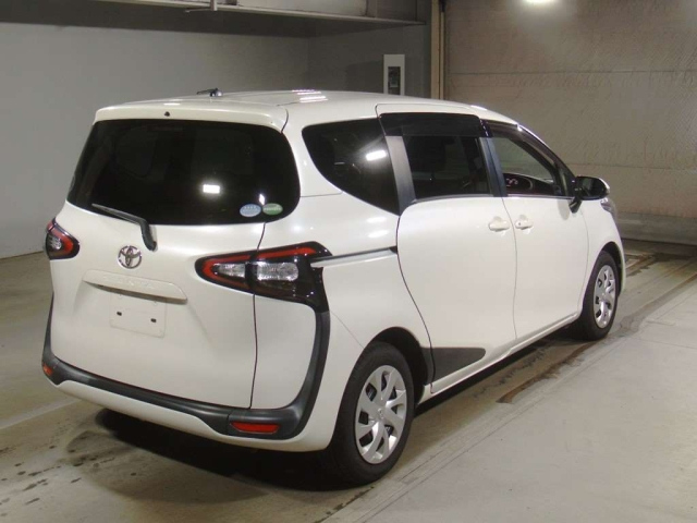 TOYOTA SIENTA 2016