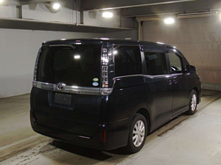TOYOTA VOXY 2014