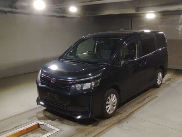 TOYOTA VOXY 2014