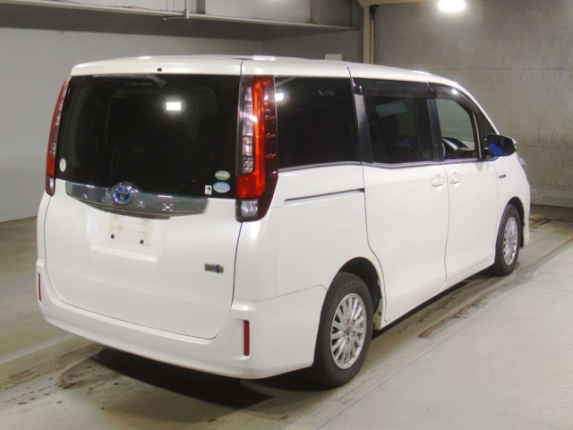 TOYOTA NOAH 2016