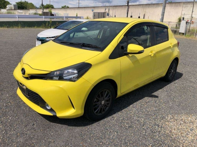 TOYOTA VITZ 2014