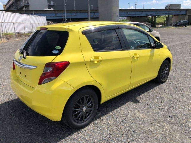 TOYOTA VITZ 2014