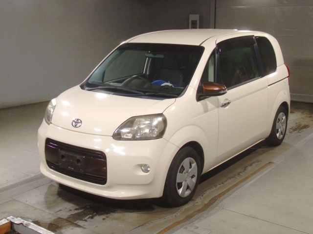 TOYOTA PORTE 2014