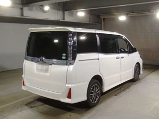 TOYOTA VOXY 2017