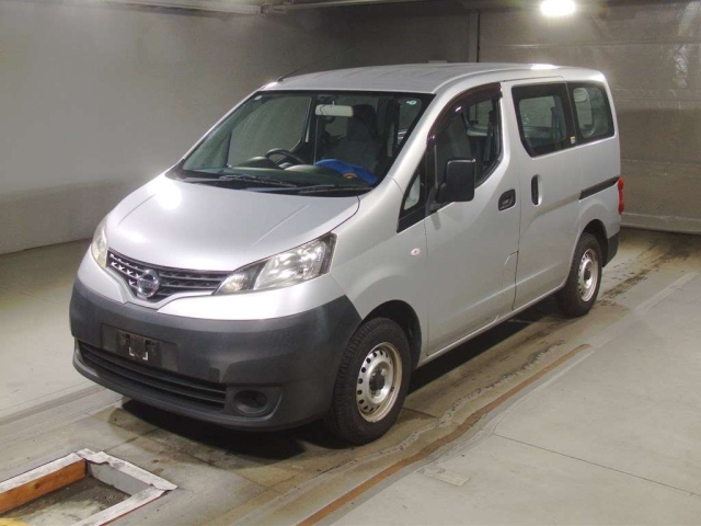 NISSAN NV200 2017