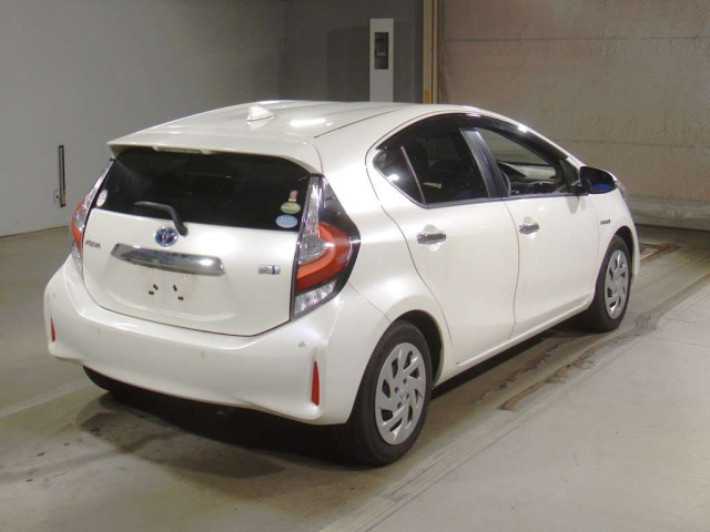 TOYOTA AQUA 2019