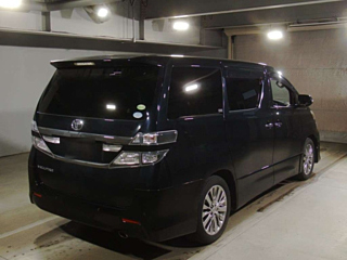 TOYOTA VELLFIRE 2013