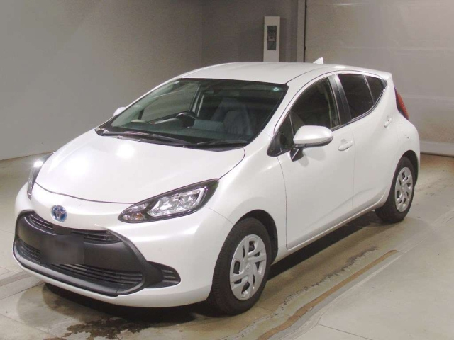 TOYOTA AQUA 2021