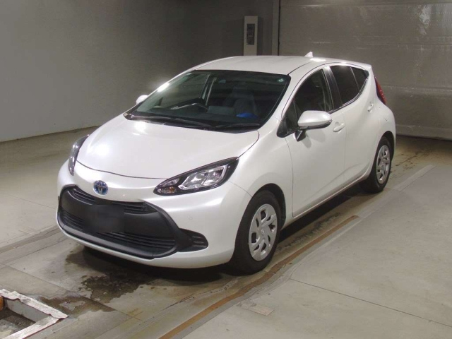 TOYOTA AQUA 2021