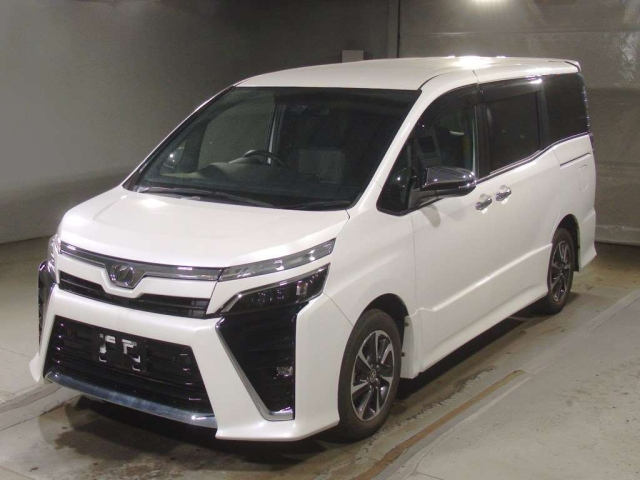 TOYOTA VOXY 2020