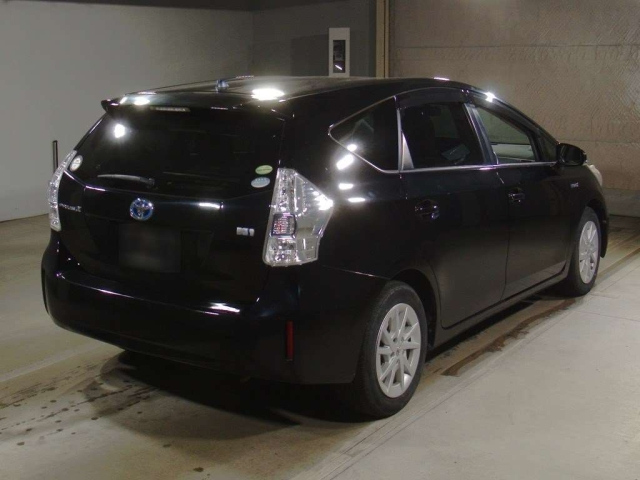 TOYOTA PRIUS ALPHA 2013