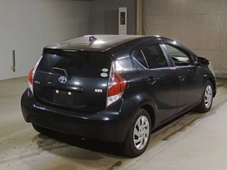 TOYOTA AQUA 2015