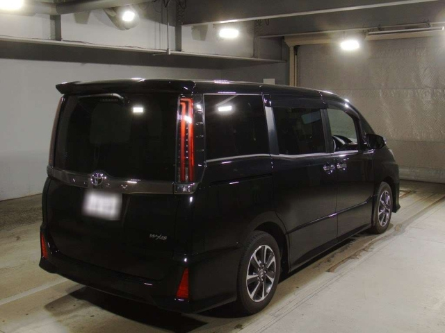 TOYOTA NOAH 2021