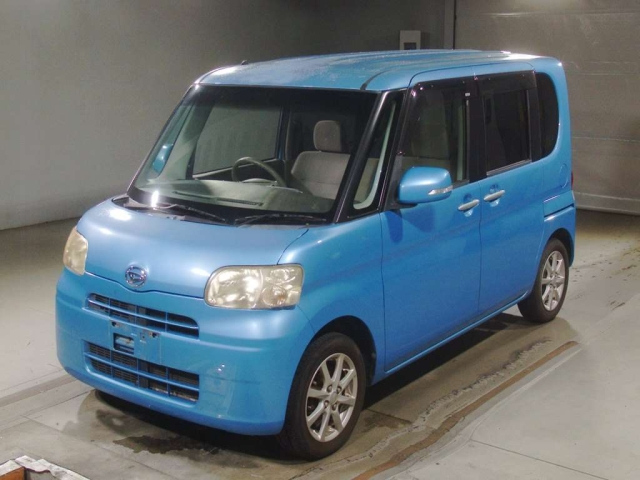 DAIHATSU TANTO 2010