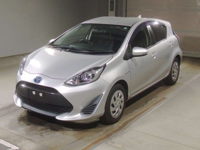 TOYOTA AQUA 2018