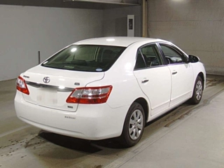 TOYOTA PREMIO 2013