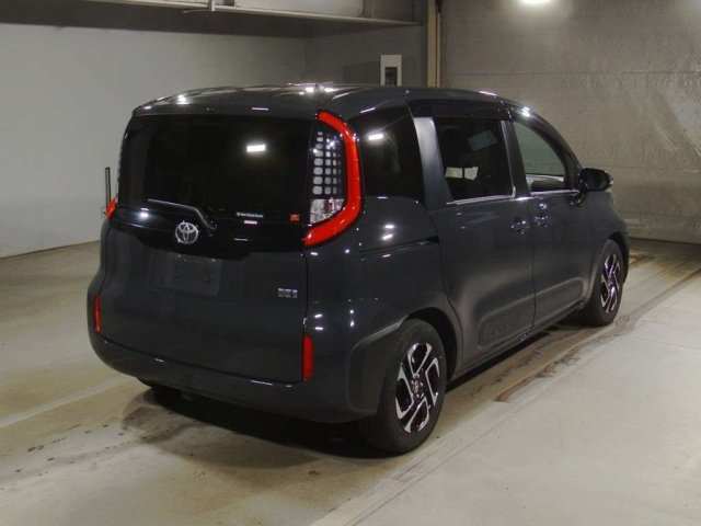 TOYOTA SIENTA 2022