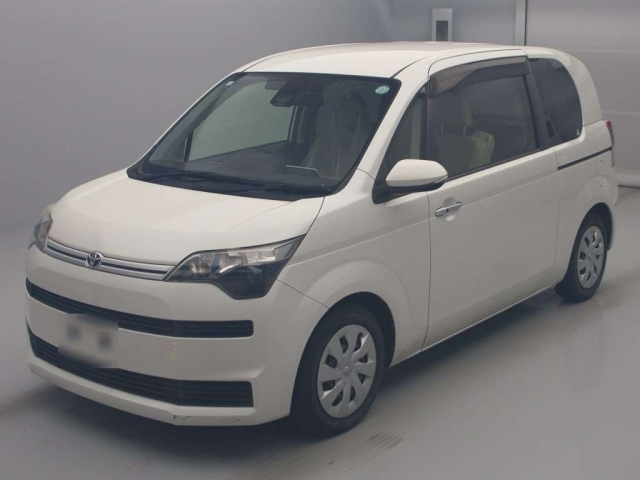 TOYOTA SPADE 2016