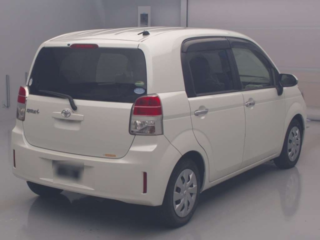 TOYOTA SPADE 2016