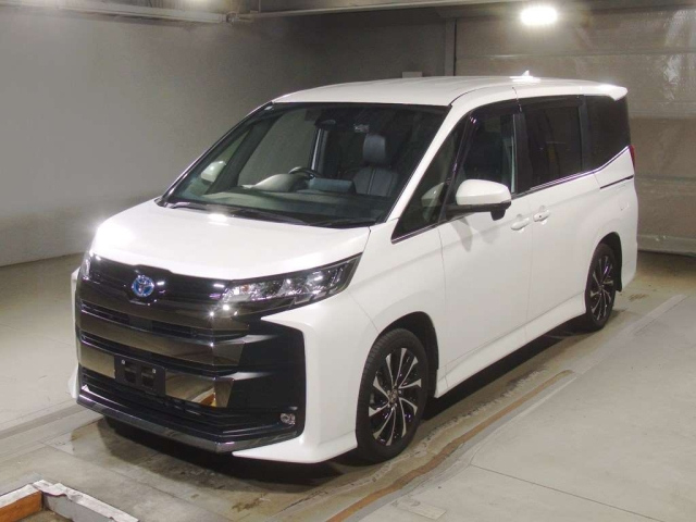 TOYOTA NOAH 2024