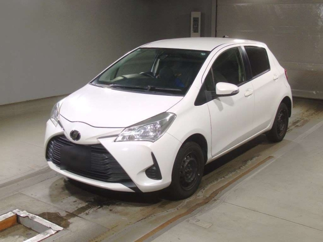 TOYOTA VITZ 2017