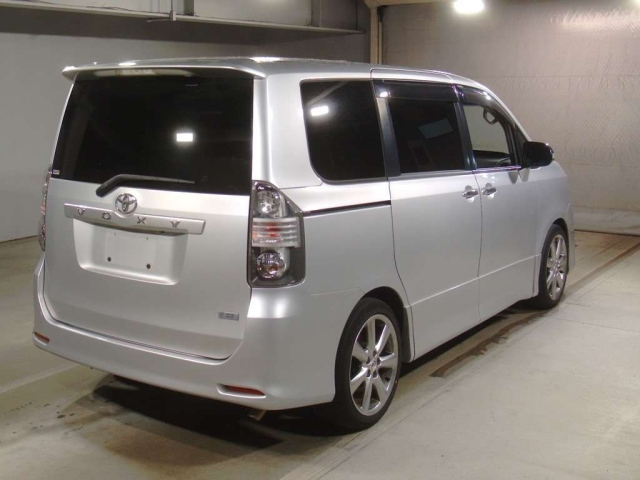 TOYOTA VOXY 2008