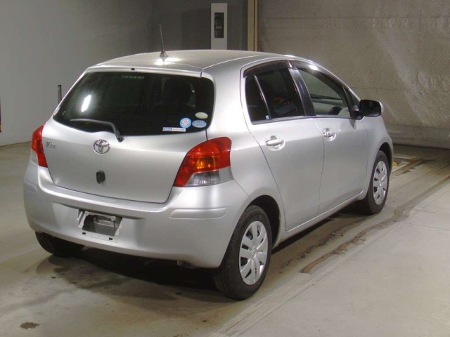 TOYOTA VITZ 2011