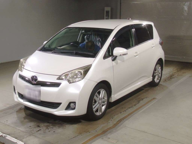 TOYOTA RACTIS 2011
