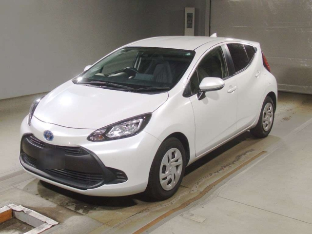 TOYOTA AQUA 2021