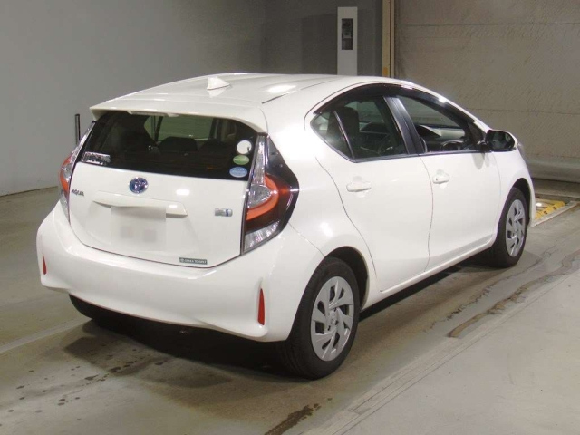 TOYOTA AQUA 2020