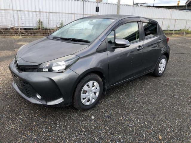 TOYOTA VITZ 2015