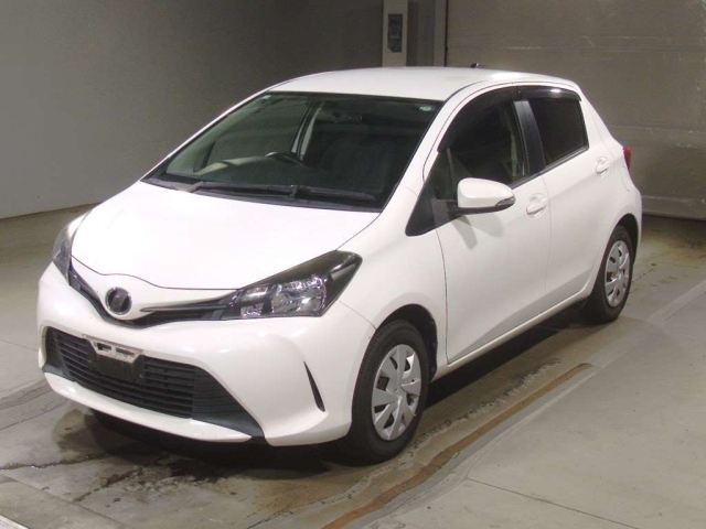 TOYOTA VITZ 2016