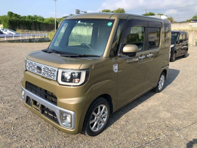 DAIHATSU WAKE 2015