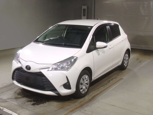TOYOTA VITZ 2018
