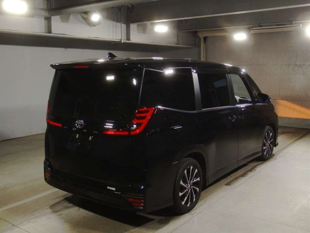 TOYOTA NOAH 2024