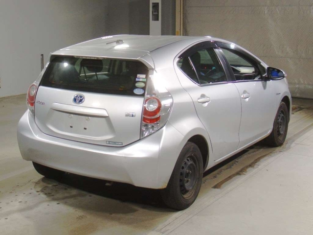 TOYOTA AQUA 2013