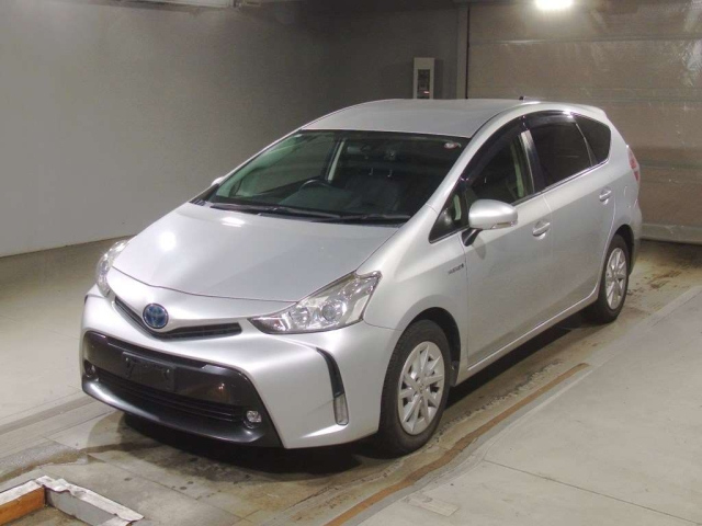 TOYOTA PRIUS ALPHA 2016