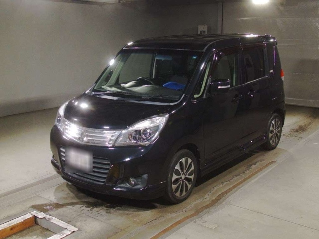 MITSUBISHI DELICA D2 2015