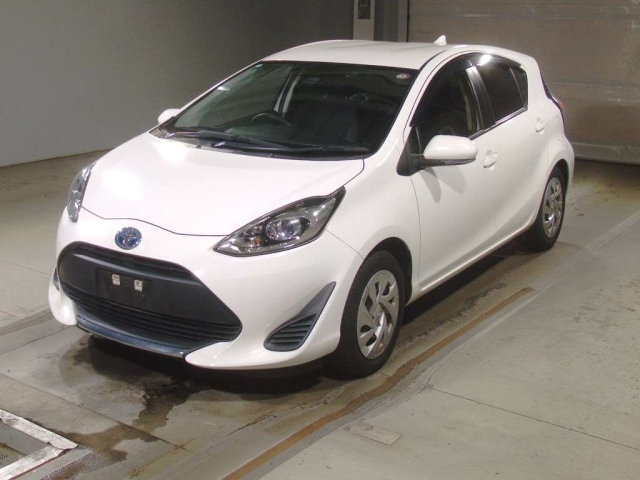 TOYOTA AQUA 2020